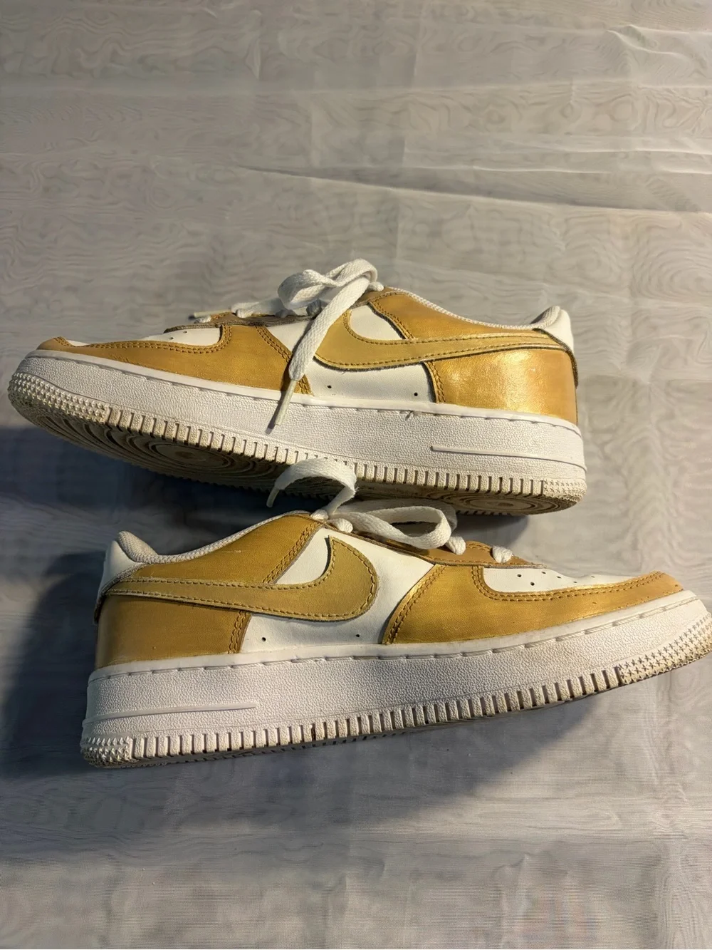 Nike youth low